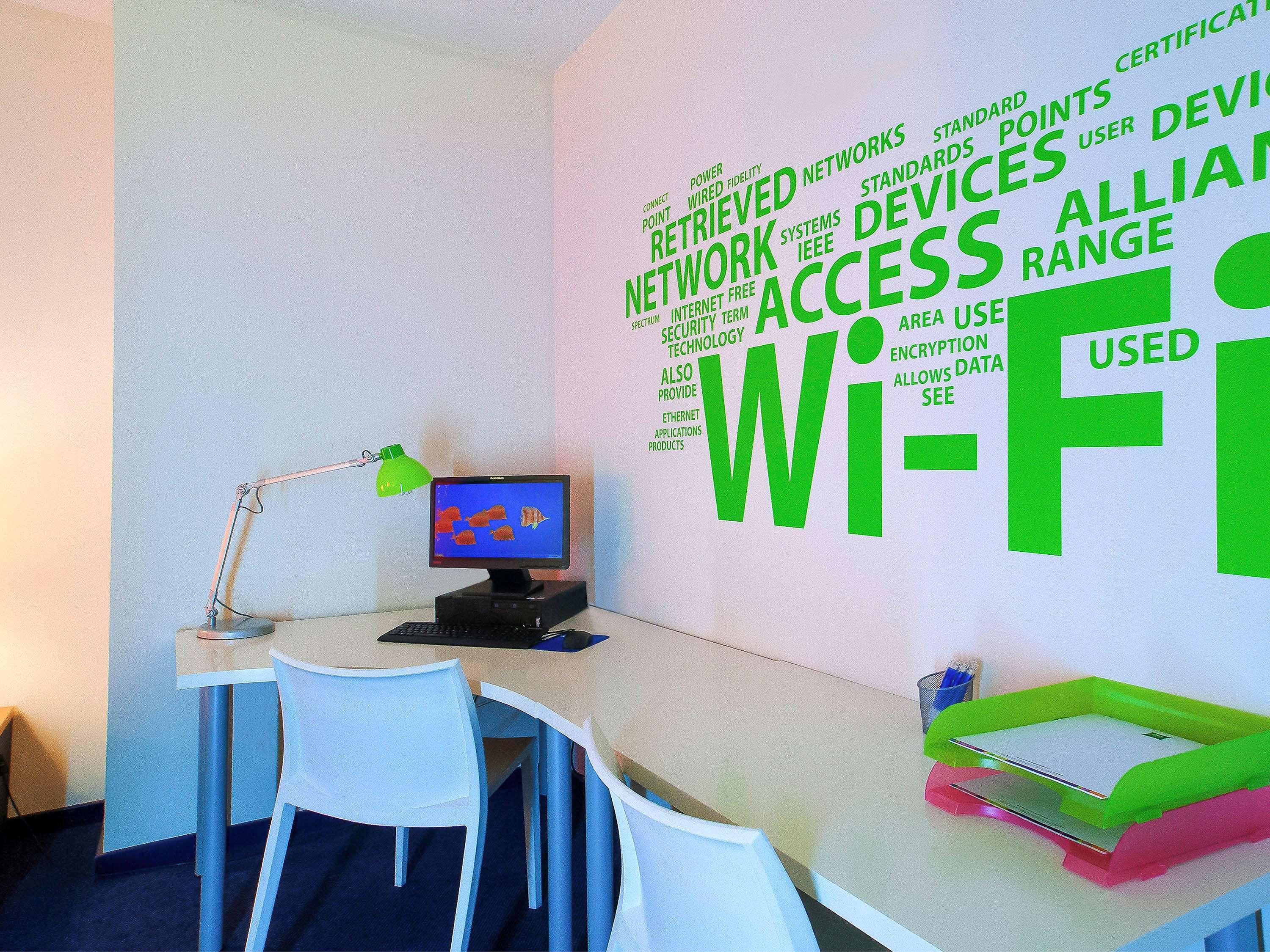 Hotel Ibis Styles Zaragoza Ramiro I Esterno foto
