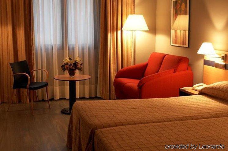 Hotel Ibis Styles Zaragoza Ramiro I Camera foto