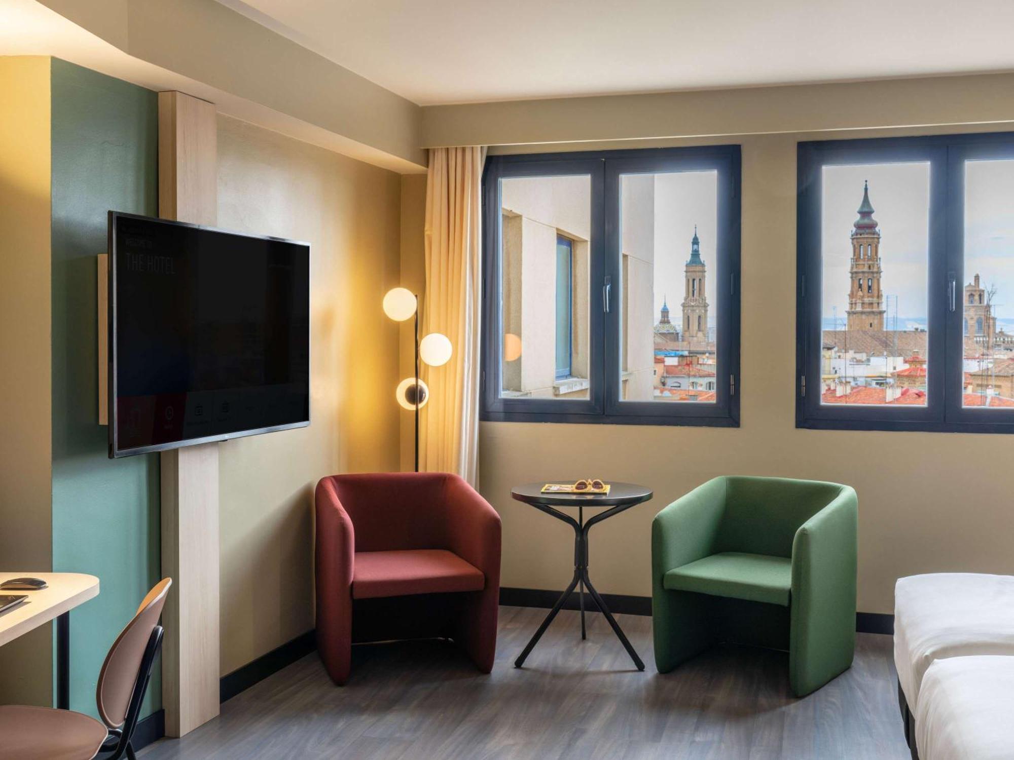 Hotel Ibis Styles Zaragoza Ramiro I Esterno foto