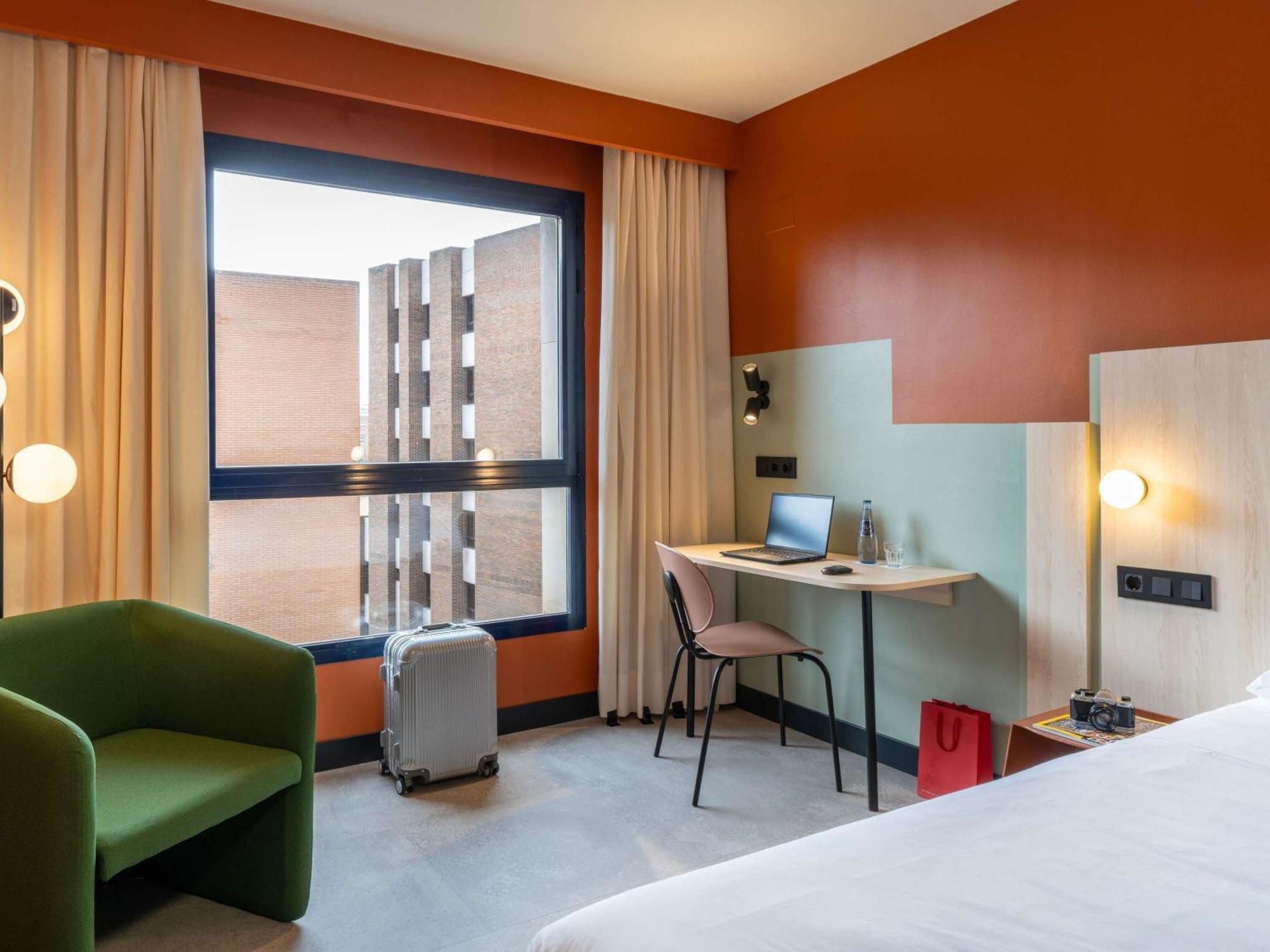 Hotel Ibis Styles Zaragoza Ramiro I Esterno foto