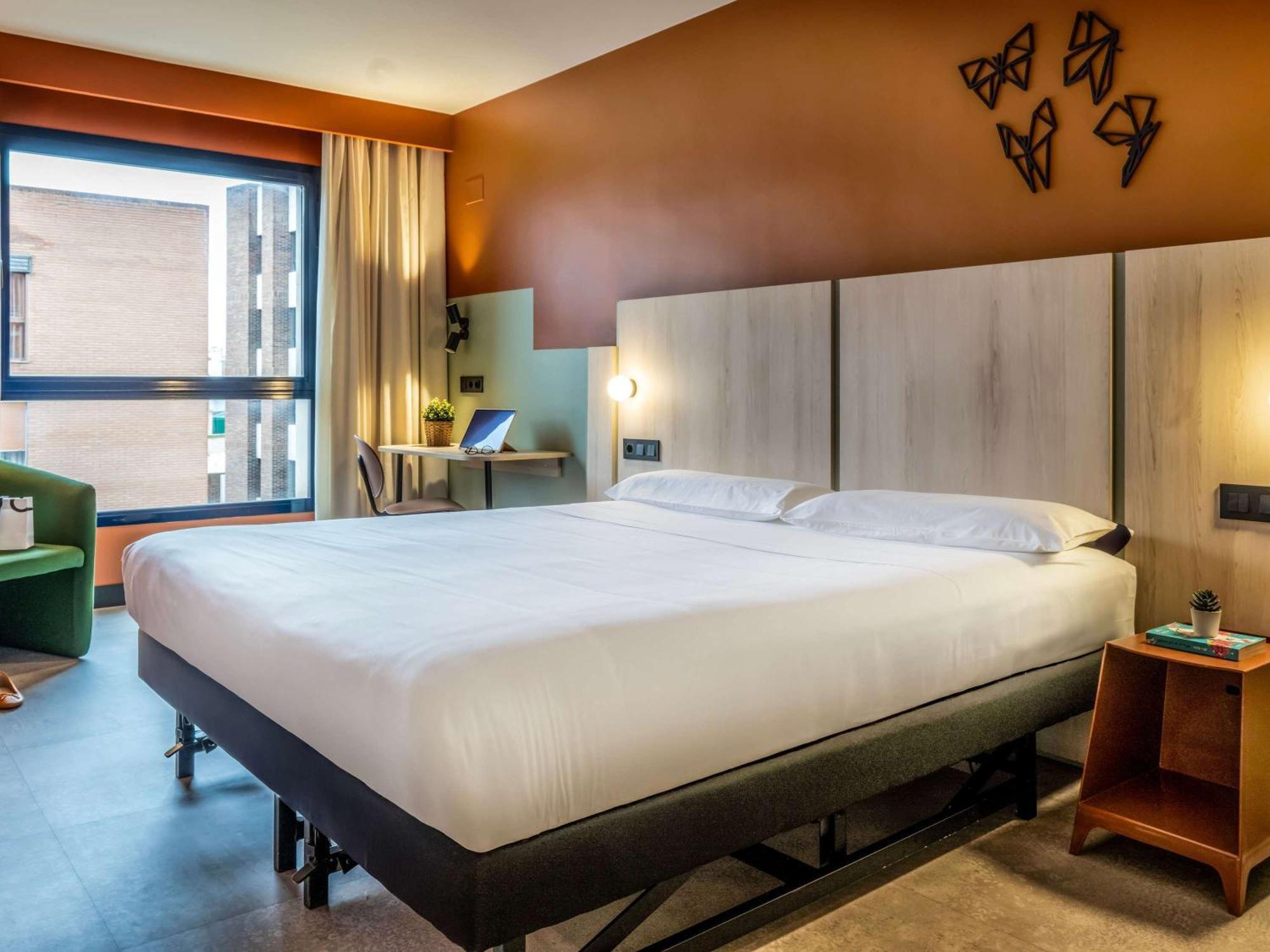 Hotel Ibis Styles Zaragoza Ramiro I Esterno foto