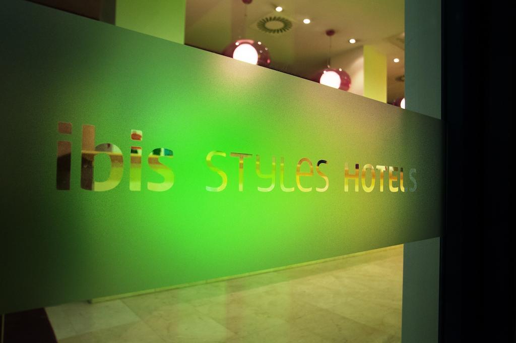 Hotel Ibis Styles Zaragoza Ramiro I Esterno foto